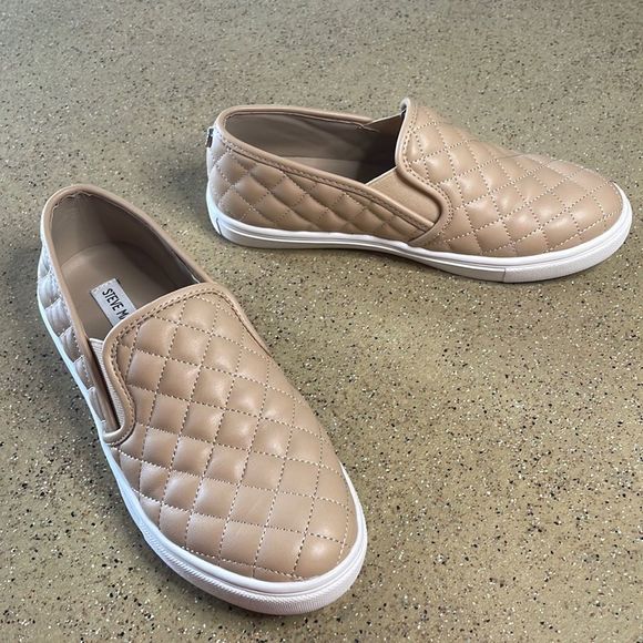 Steve Madden Shoes - Steve Madden "Ecentrcq" Tan / Nude Quilted Faux Leather Slip On Sneakers sz 8.5